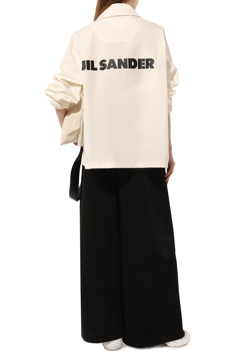 Женская хлопковая куртка JIL SANDER кремового цвета, арт. J04AM0001-J45063 | Фото 2 (Материал внешний: Хлопок; Рукава: Длинные; Длина (верхняя одежда): Короткие; Кросс-КТ: Легкие, Куртка; Стили: Кэжуэл)