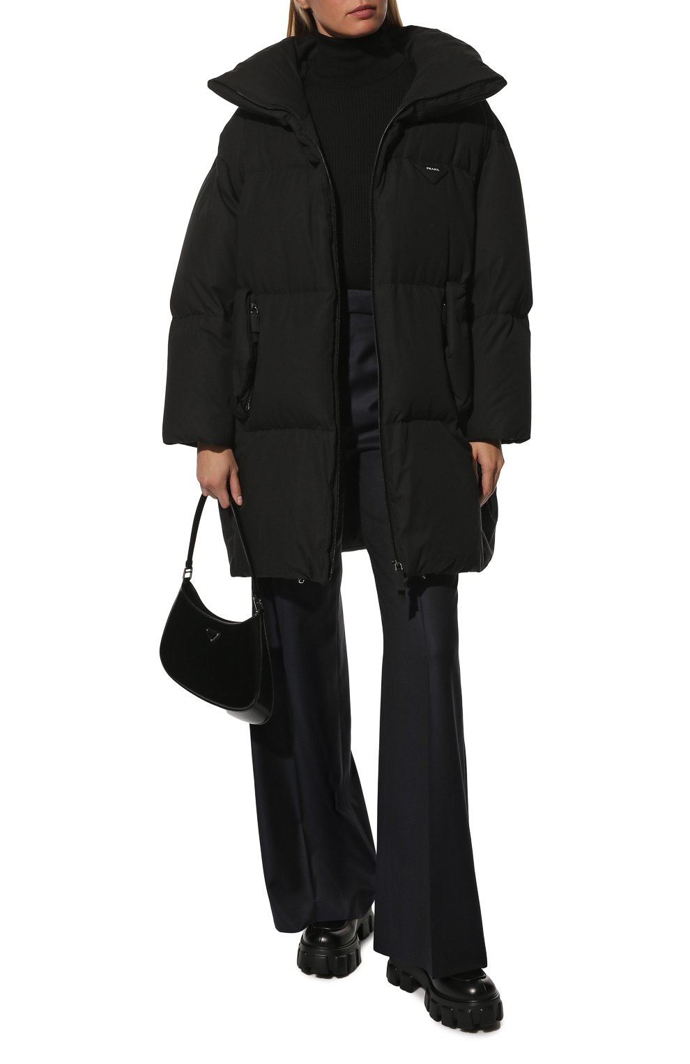 Пуховик PRADA черного цвета по цене 230000 руб., арт. 291975-1ZB6-F0002-212, фото 2 Пуховик PRADA, арт. 291975-1ZB6-F0002-212, фото 2
