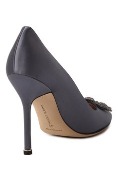 Женские текстильные туфли hangisi 105 MANOLO BLAHNIK темно-синего цвета, арт. 9XX-0664/SAT | Фото 5 (Материал внутренний: Натуральная кожа; Каблук высота: Высокий; Драгоценные камни: Проставлено; Подошва: Плоская; Материал внешний: Текстиль; Материал сплава: Проставлено; Каблук тип: Шпилька)