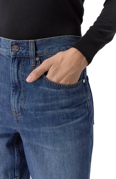 Женские джинсы HELMUT LANG синего цвета, арт. 010DW203 | Фото 5 (Драгоценные камни: Проставлено; Материал сплава: Проставлено; Длина (брюки, джинсы): Стандартные; Детали: Делаве; Силуэт Ж (брюки и джинсы): Прямые; Стили: Кэжуэл; Кросс-КТ: Деним; Материал внешний: Деним, Хлопок)