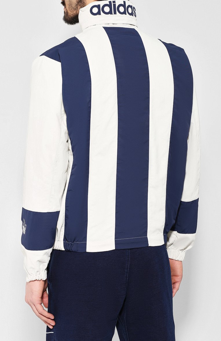 Мужская ветровка bailer ADIDAS ORIGINALS разноцветного цвета, арт. DV3103 | Фото 4 (Длина (верхняя одежда): Короткие; Рукава: Длинные; Материал внешний: Синтетический материал; Мужское Кросс-КТ: Верхняя одежда; Кросс-КТ: Ветровки, Куртка, Легкие; Статус проверки: Проверена категория; Стили: Кэжуэл)