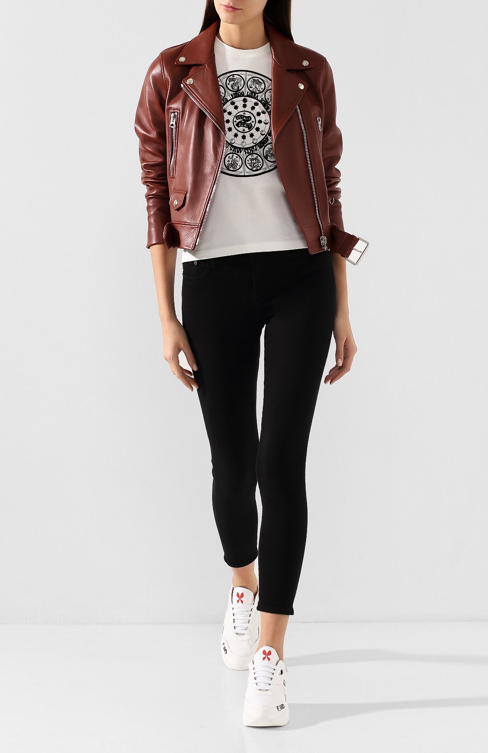 Футболка TOMMY Х ZENDAYA белого цвета по цене 5990 руб., арт. WW0WW25507, фото 2 Футболка TOMMY Х ZENDAYA, арт. WW0WW25507, фото 2