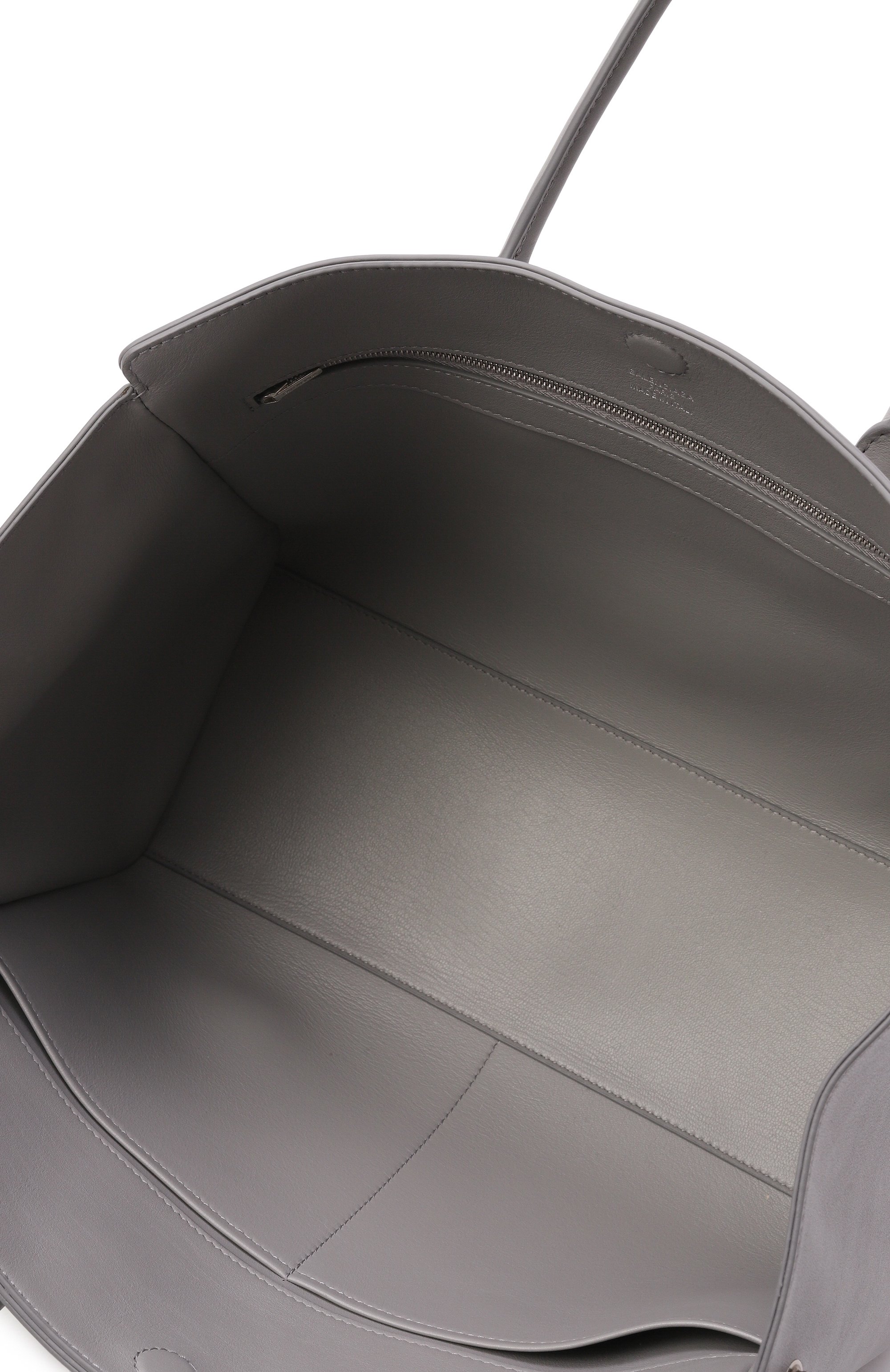 Сумка hampton small BALENCIAGA серого цвета по цене 433500 руб., арт. 813357/2ABAW, фото 5 Сумка hampton small BALENCIAGA, арт. 813357/2ABAW, фото 5