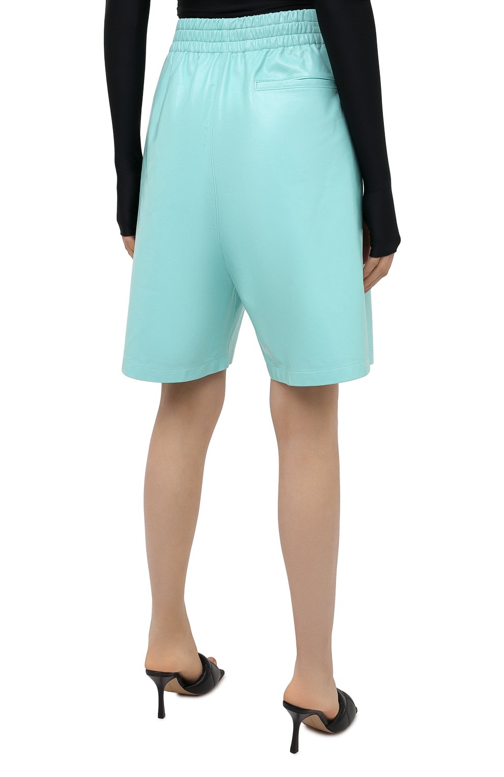 Кожаные шорты BOTTEGA VENETA голубого цвета по цене 227500 руб., арт. 633445/VKLC0, фото 4 Кожаные шорты BOTTEGA VENETA, арт. 633445/VKLC0, фото 4