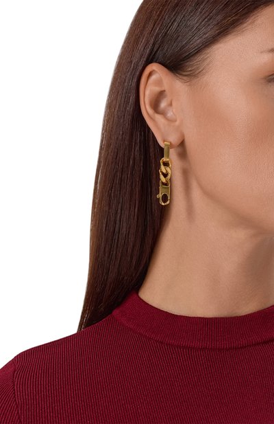 Серьги MM6 золотого цвета по цене 43950 руб., арт. SM6VG0099 P8371/G0LD, фото 4 Серьги MM6, арт. SM6VG0099 P8371/G0LD, фото 4