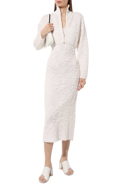 Куртка из вискозы AND THE BRAND молочного цвета по цене 37520 руб., арт. S23-JT004-1603-101, фото 2 Куртка из вискозы AND THE BRAND, арт. S23-JT004-1603-101, фото 2