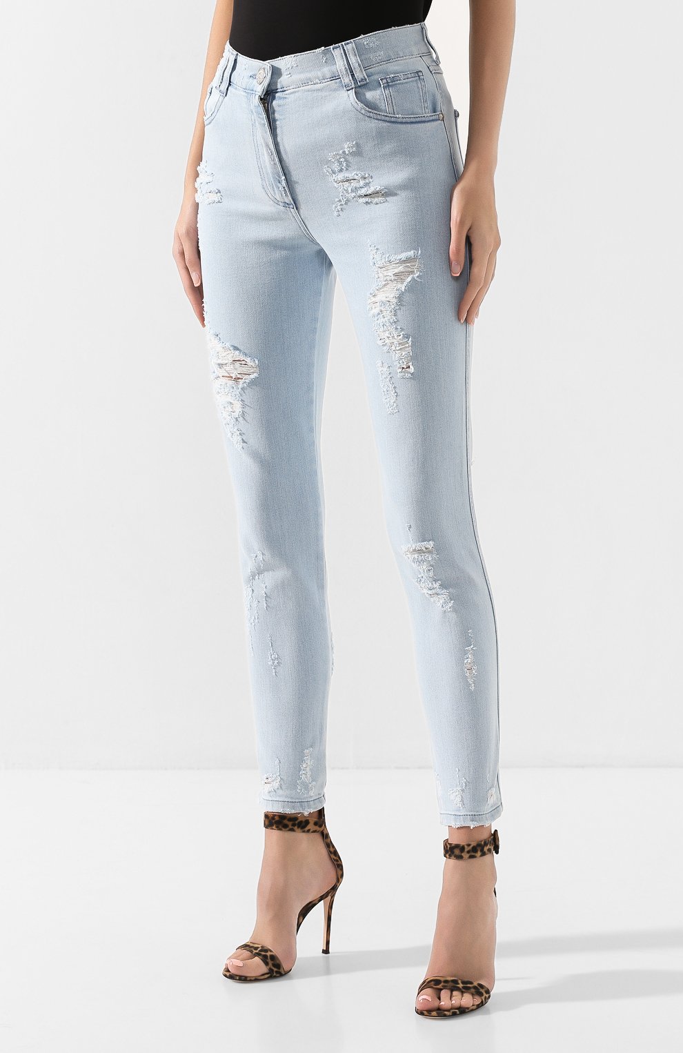 Джинсы с потертостями BALMAIN голубого цвета по цене 106500 руб., арт. SF25587/D089, фото 3 Джинсы с потертостями BALMAIN, арт. SF25587/D089, фото 3