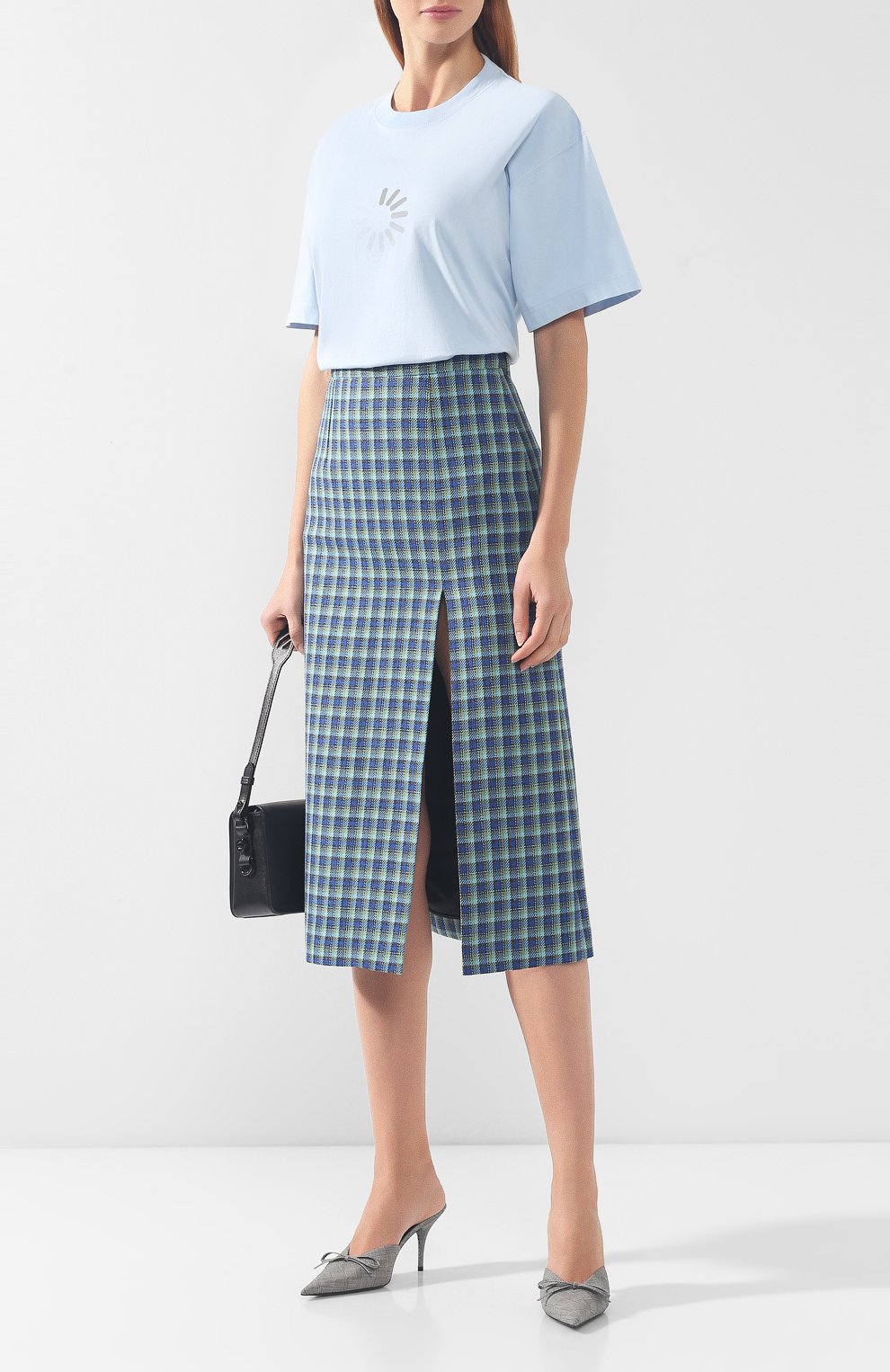 Хлопковая футболка VETEMENTS голубого цвета по цене 17600 руб., арт. UAH20TR635/W, фото 2 Хлопковая футболка VETEMENTS, арт. UAH20TR635/W, фото 2