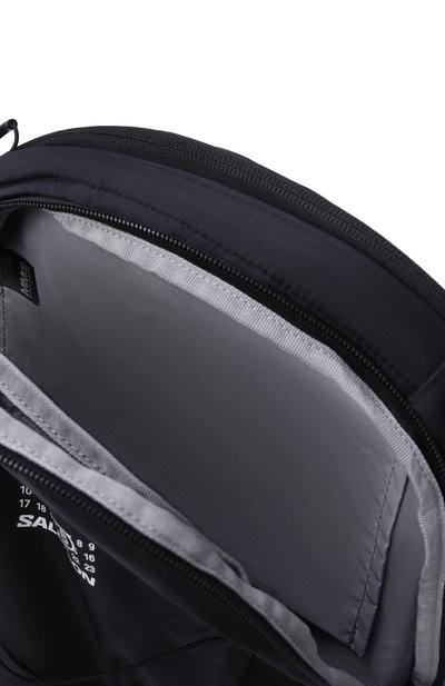 Рюкзак maison margiela mm6 x salomon xt 15 MM6 черного цвета по цене 32550 руб., арт. SB5WA0013/P5782_001, фото 5 Рюкзак maison margiela mm6 x salomon xt 15 MM6, арт. SB5WA0013/P5782_001, фото 5