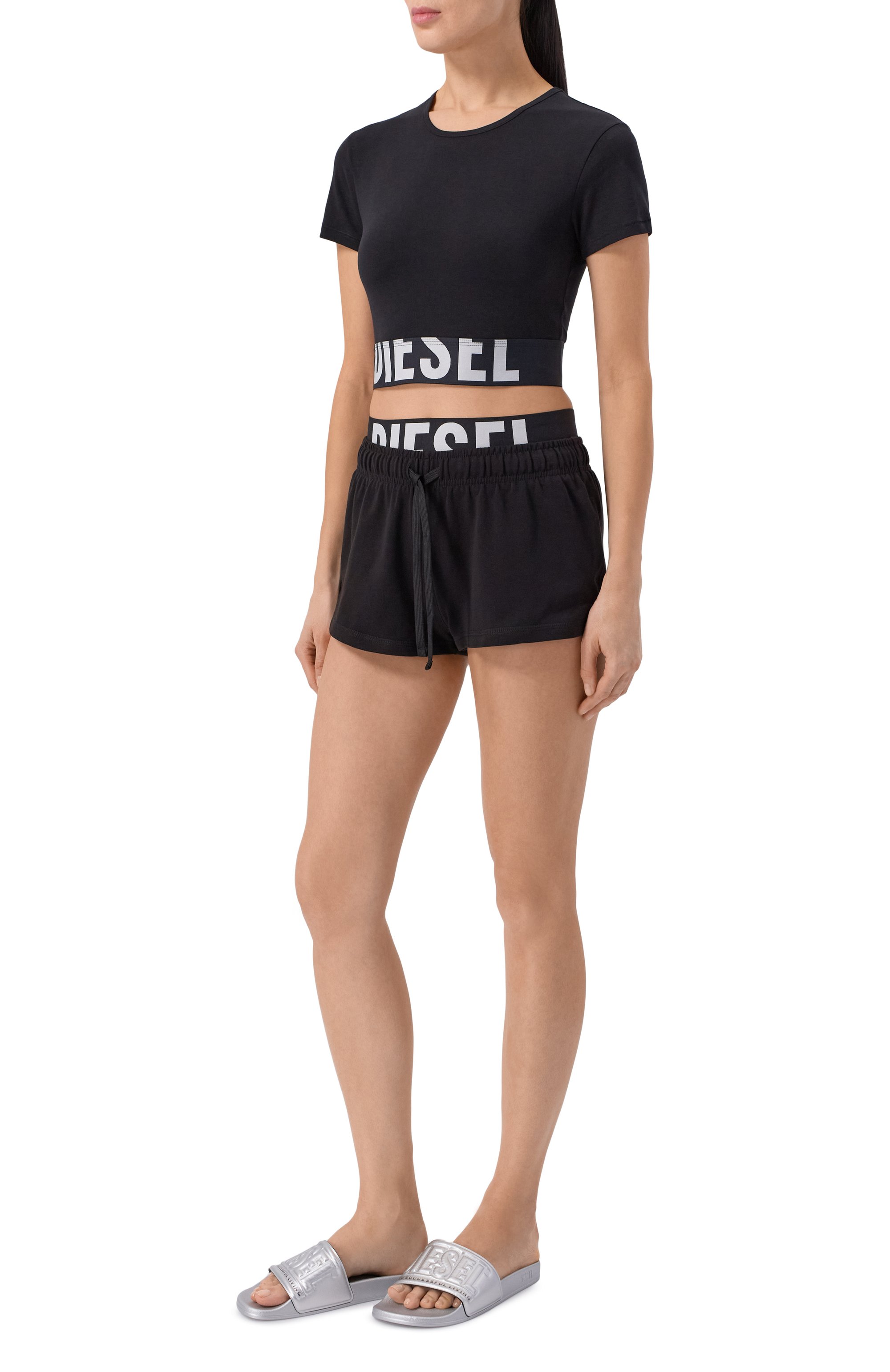 Шорты DIESEL черного цвета по цене 9250 руб., арт. A21481/0IKBJ, фото 2 Шорты DIESEL, арт. A21481/0IKBJ, фото 2