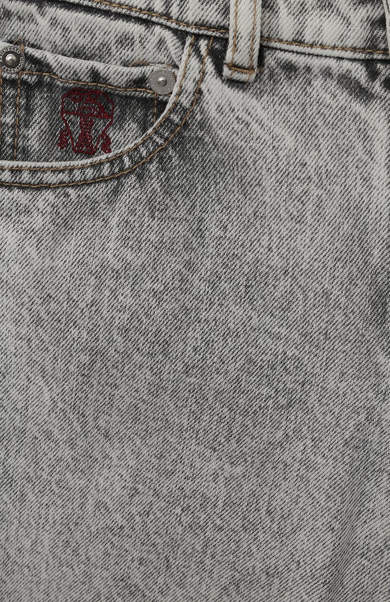Детские джинсы BRUNELLO CUCINELLI светло-серого цвета, арт. BA095D300B | Фото 3 (Материал сплава: Проставлено; Нос: Не проставлено; Материал внешний: Хлопок; Детали: Потертости)
