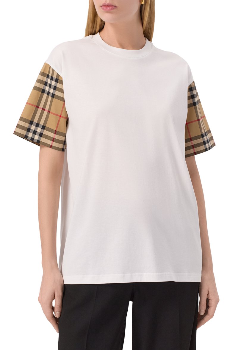 Женская хлопковая футболка BURBERRY белого цвета, арт. 8073029 | Фото 3 (Материал внешний: Хлопок; Рукава: Короткие; Длина (для топов): Стандартные; Принт: С принтом, Без принта; Стили: Кэжуэл; Автоматизация ТО: Проставлено; Автоматизация состава: Проставлено)
