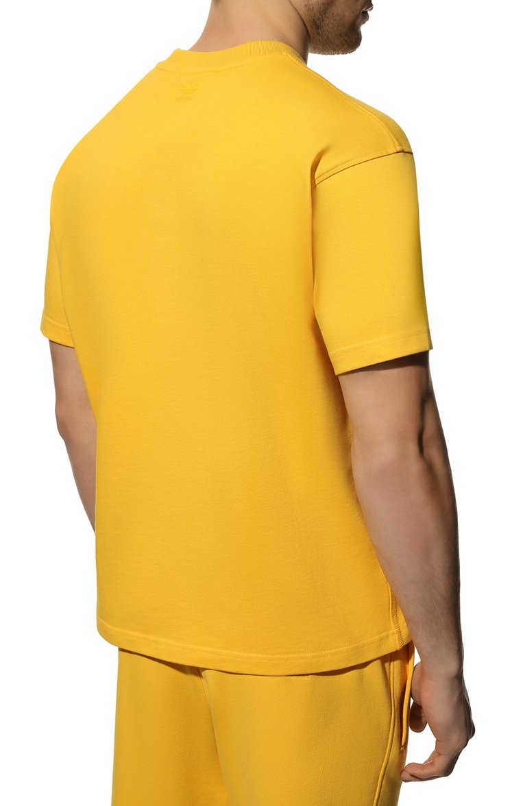 Мужская хлопковая футболка adidas originals x pharrell williams ADIDAS ORIGINALS желтого цвета, арт. HG1806 | Фото 4 (Рукава: Короткие; Материал внешний: Хлопок; Длина (для топов): Стандартные; Принт: Без принта; Стили: Спорт-шик; Мужское Кросс-КТ: Футболка-одежда; Кросс-КТ: Джерси)