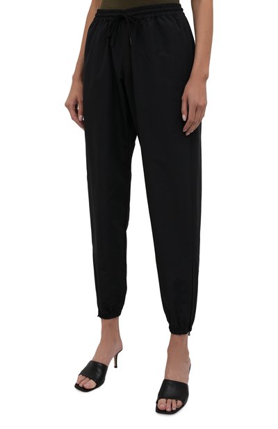 Джоггеры WARDROBE.NYC черного цвета по цене 33600 руб., арт. W2018R03, фото 3 Джоггеры WARDROBE.NYC, арт. W2018R03, фото 3