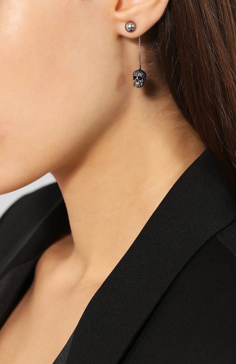 Женские серьги ALEXANDER MCQUEEN серебряного цвета, арт. 582698/J160Y | Фото 2 (Материал: Металл; Нос: Не проставлено; Региональные ограничения белый список (Axapta Mercury): Не проставлено)