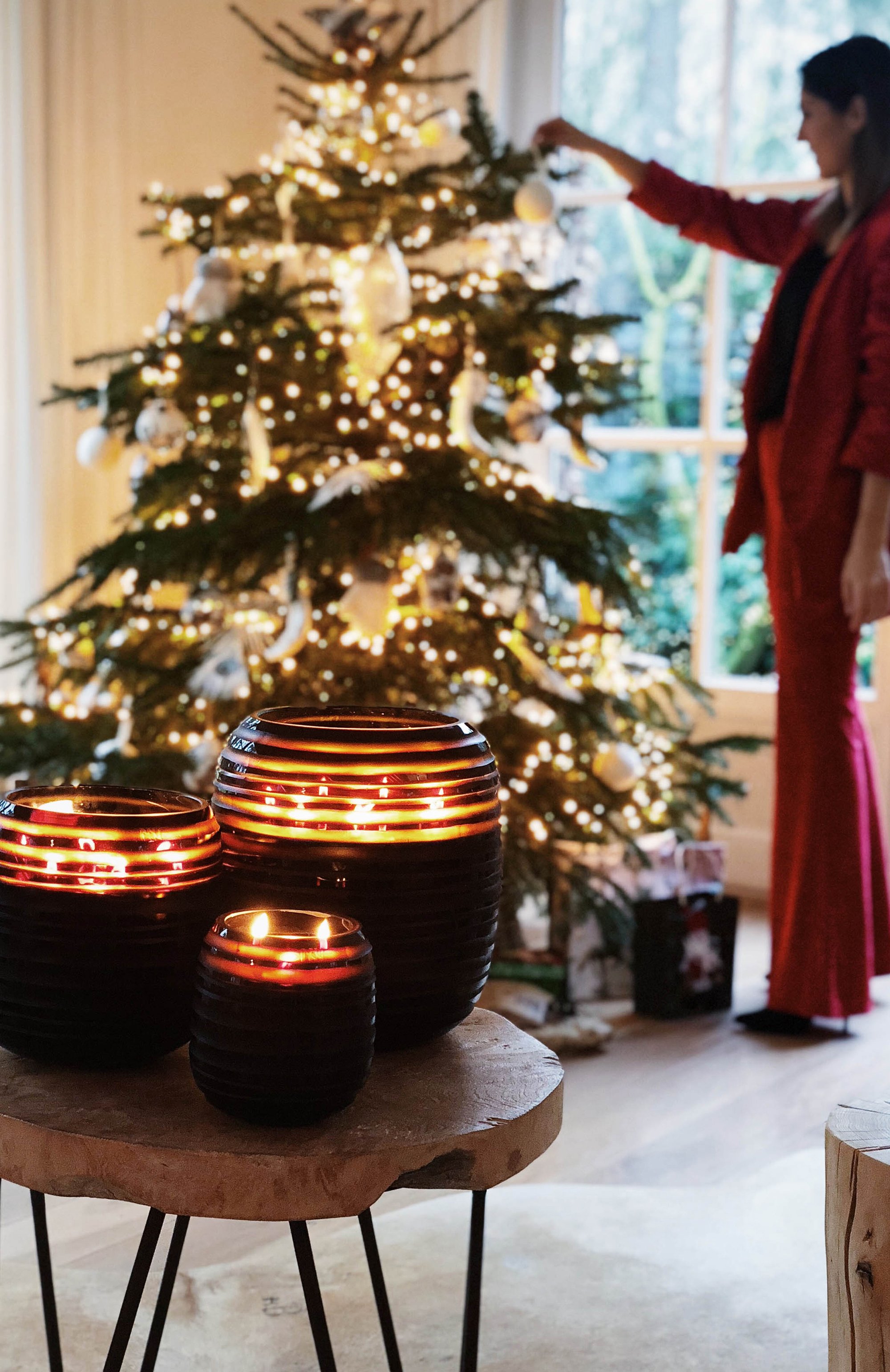 Ароматическая свеча amber zanzibar sphere l ONNO бесцветного цвета по цене 49500 руб., арт. 5412280108195, фото 4 Ароматическая свеча amber zanzibar sphere l ONNO, арт. 5412280108195, фото 4