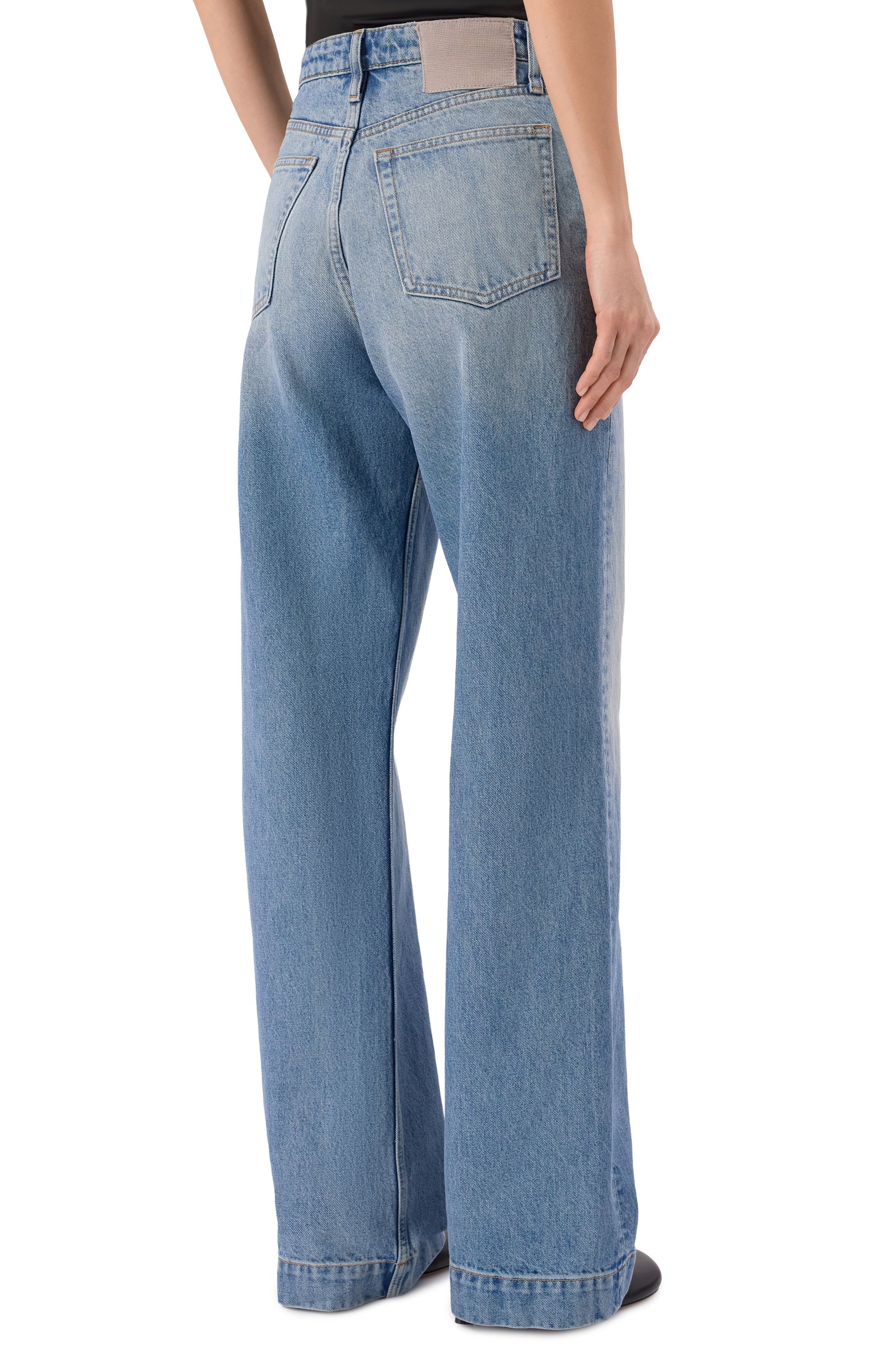 Джинсы AYA MUSE голубого цвета по цене 92350 руб., арт. AMR2678, фото 4 Джинсы AYA MUSE, арт. AMR2678, фото 4