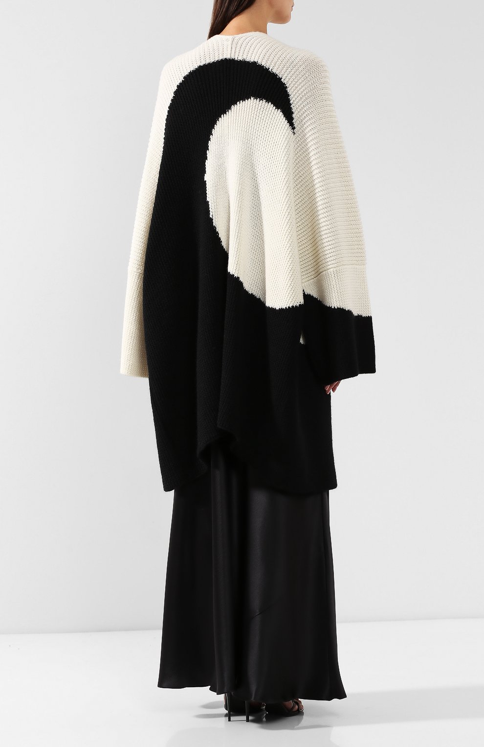 Шерстяной кардиган VALENTINO черно-белого цвета по цене 209500 руб., арт. SB3KSA004QR, фото 4 Шерстяной кардиган VALENTINO, арт. SB3KSA004QR, фото 4