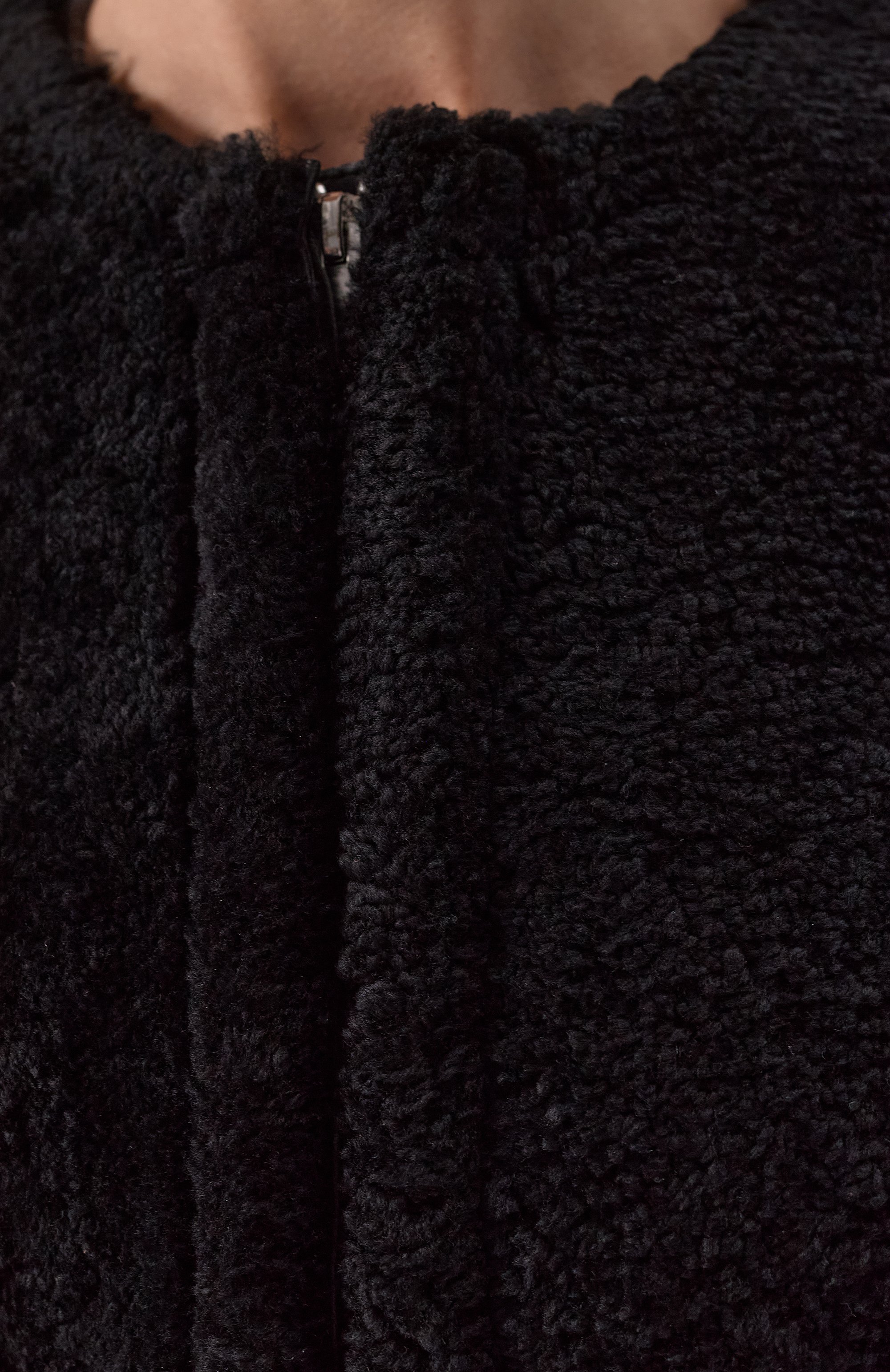 Дубленка из овчины TOTEME черного цвета по цене 347500 руб., арт. 251-WR00184-LE0048, фото 5 Дубленка из овчины TOTEME, арт. 251-WR00184-LE0048, фото 5