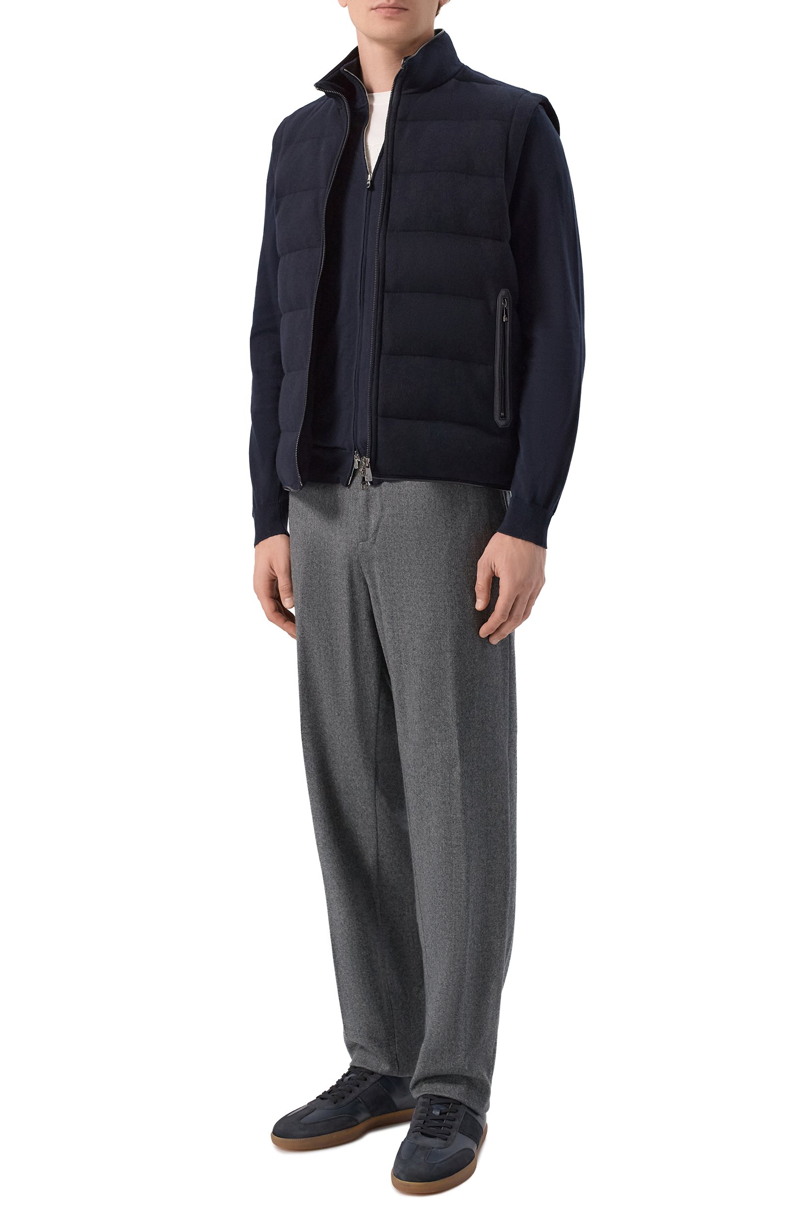 Утепленный жилет CORNELIANI темно-синего цвета по цене 118000 руб., арт. 28C5U0/2A20111, фото 2 Утепленный жилет CORNELIANI, арт. 28C5U0/2A20111, фото 2