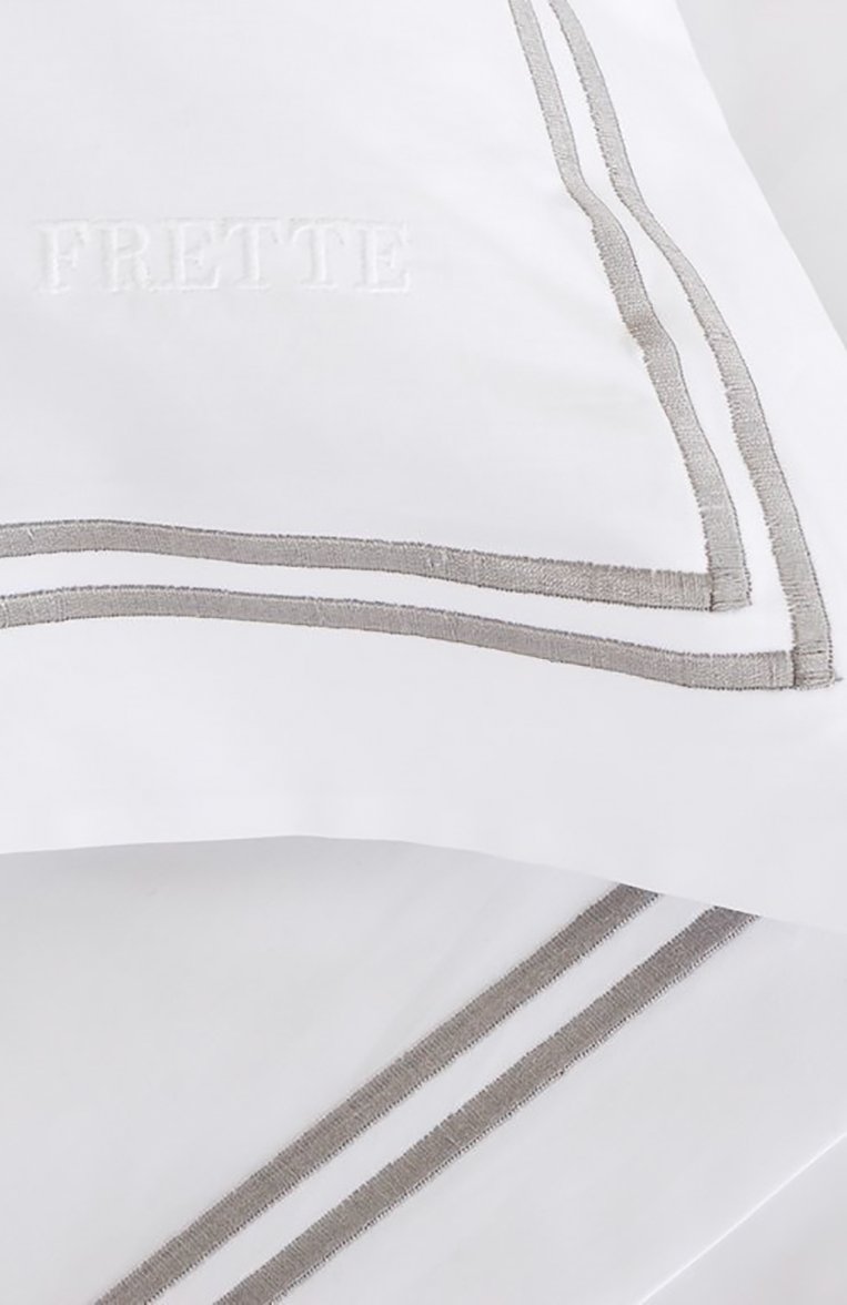 Наволочка hotel classic FRETTE серого цвета, арт. FA7017 E0700 065B | Фото 3 (Re-sync: On; Региональн�ые ограничения белый список (Axapta Mercury): Не проставлено; Нос: Не проставлено)