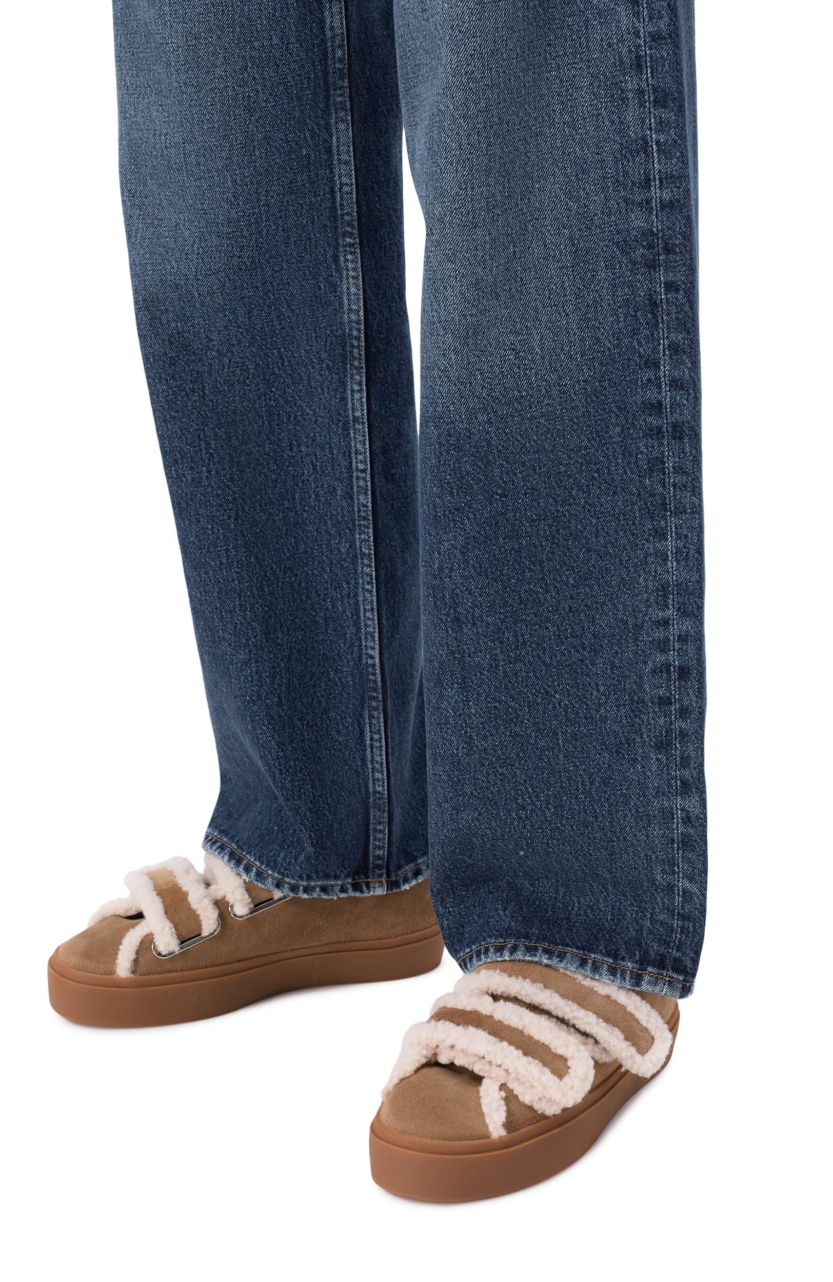 Замшевые кеды shearling low velcro INUIKII бежевого цвета по цене 29950 руб., арт. 1001.001.0231, фото 2 Замшевые кеды shearling low velcro INUIKII, арт. 1001.001.0231, фото 2