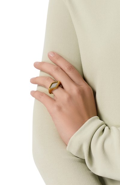 Кольцо JIL SANDER золотого цвета по цене 99500 руб., арт. J12UQ0113/P9362, фото 2 Кольцо JIL SANDER, арт. J12UQ0113/P9362, фото 2