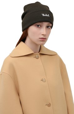 Женская шерстяная шапка WOOLRICH темно-зеленого цвета, арт. CFWWAC0104FR/UF0428 | Фото 2 (Материал: Шерсть, Текстиль; Материал сплава: Проставлено; Нос: Не проставлено)