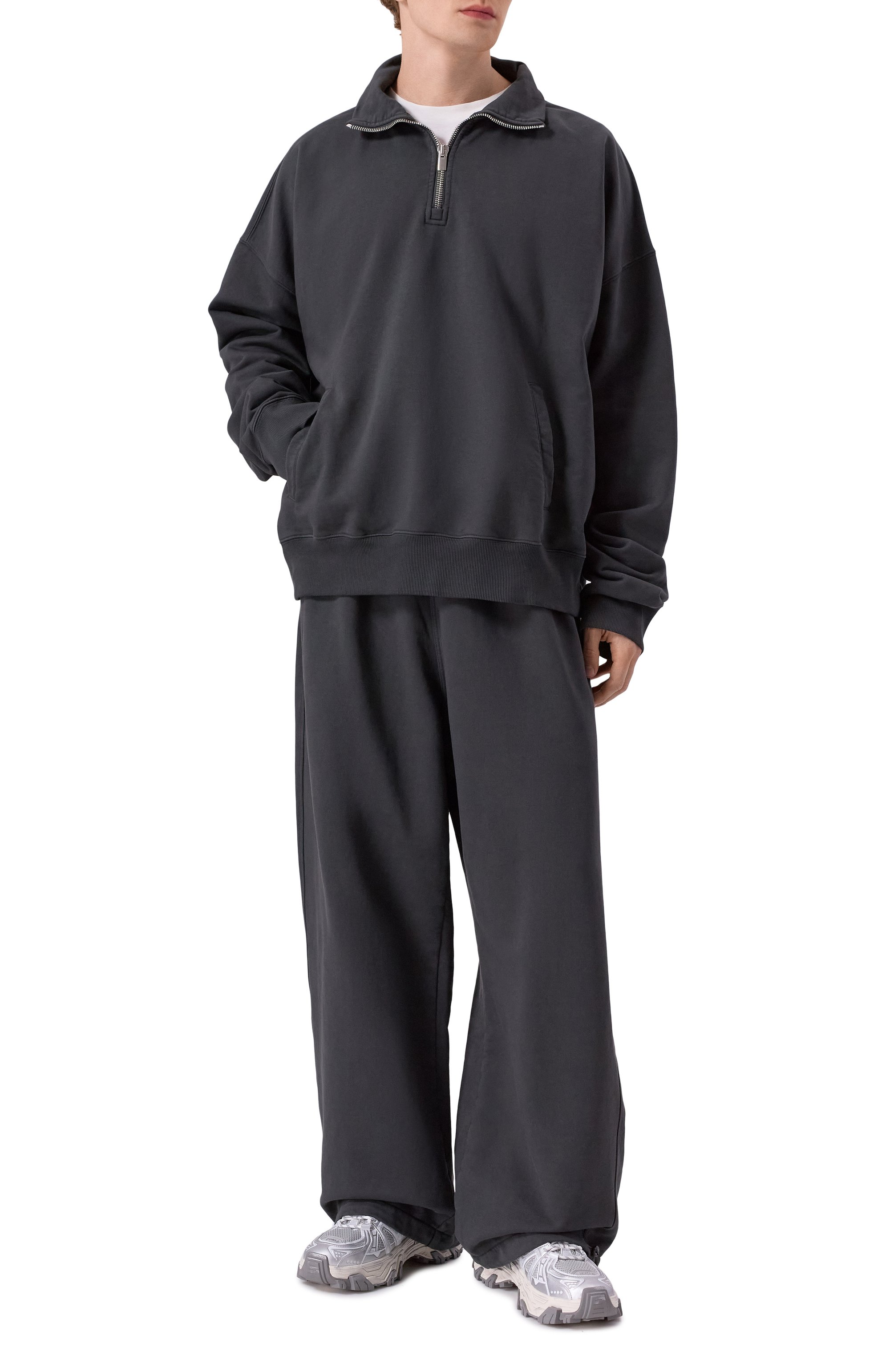 Хлопковые брюки ROADLESS темно-серого цвета по цене 34900 руб., арт. RSS-J2, фото 2 Хлопковые брюки ROADLESS, арт. RSS-J2, фото 2