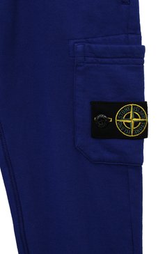 Детские хлопковые джоггеры STONE ISLAND синего цвета, арт. 801661540/3-4 | Фото 3 (Материал внешний: Хлопок; Нос: Не проставлено; Мальчики Кросс-КТ: Джоггеры-одежда; Ростовка одежда: 3 года | 98 см, 4 года | 104 см)