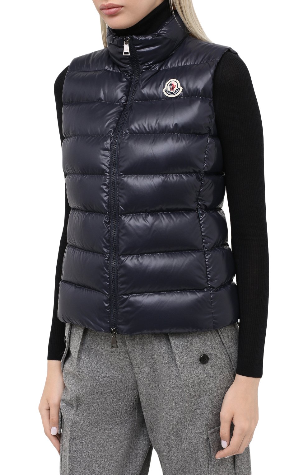 Пуховый жилет MONCLER темно-синего цвета по цене 69950 руб., арт. F2-093-1A525-00-68950, фото 3 Пуховый жилет MONCLER, арт. F2-093-1A525-00-68950, фото 3