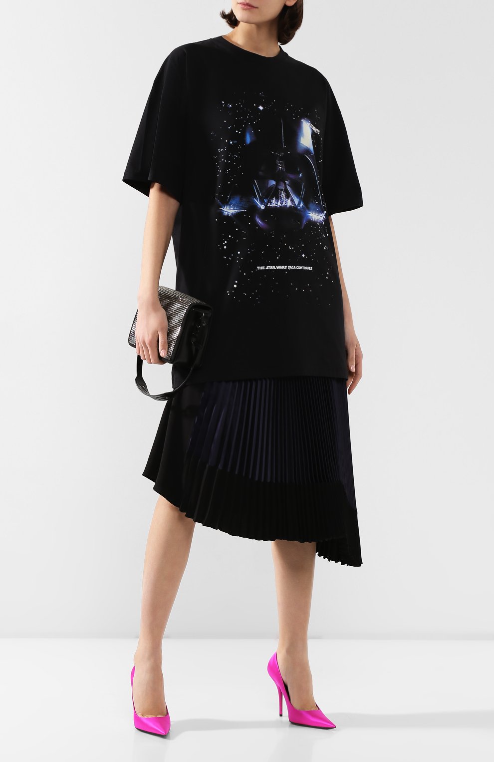 Хлопковая футболка star wars x vetements VETEMENTS черного цвета по цене 45800 руб., арт. USW21TS008 1600/W, фото 2 Хлопковая футболка star wars x vetements VETEMENTS, арт. USW21TS008 1600/W, фото 2