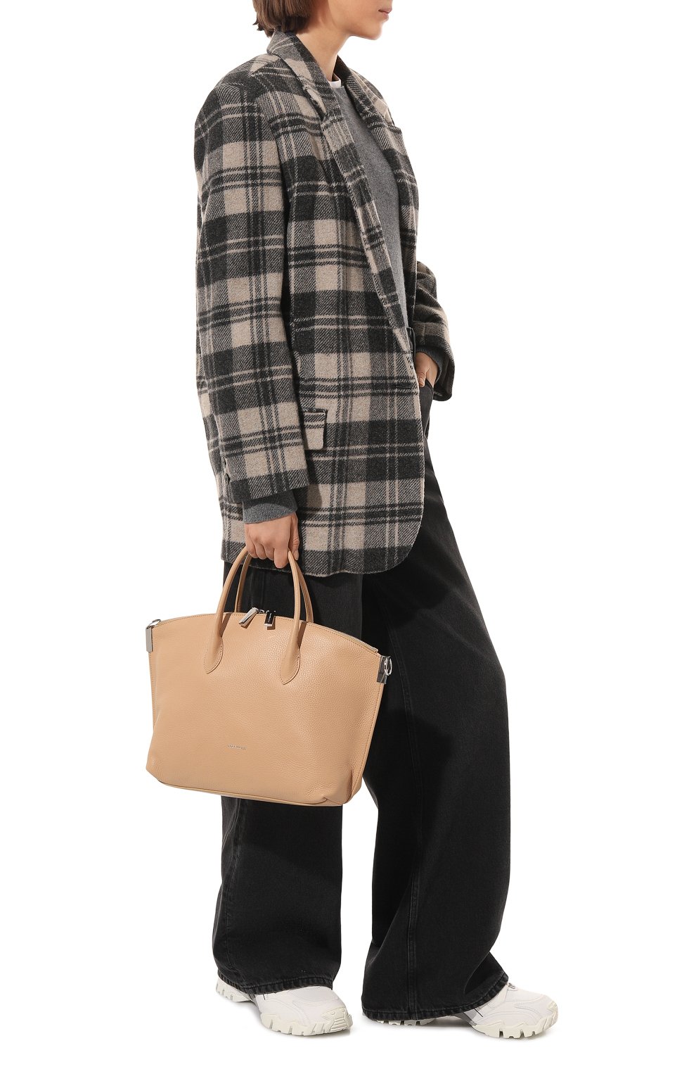 Сумка estelle medium COCCINELLE светло-бежевого цвета по цене 33750 руб., арт. E1 M3A 18 02 02, фото 7 Сумка estelle medium COCCINELLE, арт. E1 M3A 18 02 02, фото 7