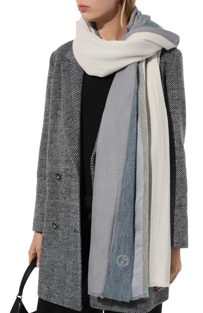 Шарф из шерсти и вискозы GIORGIO ARMANI голубого цвета по цене 53600 руб., арт. 795216/3F128, фото 2 Шарф из шерсти и вискозы GIORGIO ARMANI, арт. 795216/3F128, фото 2