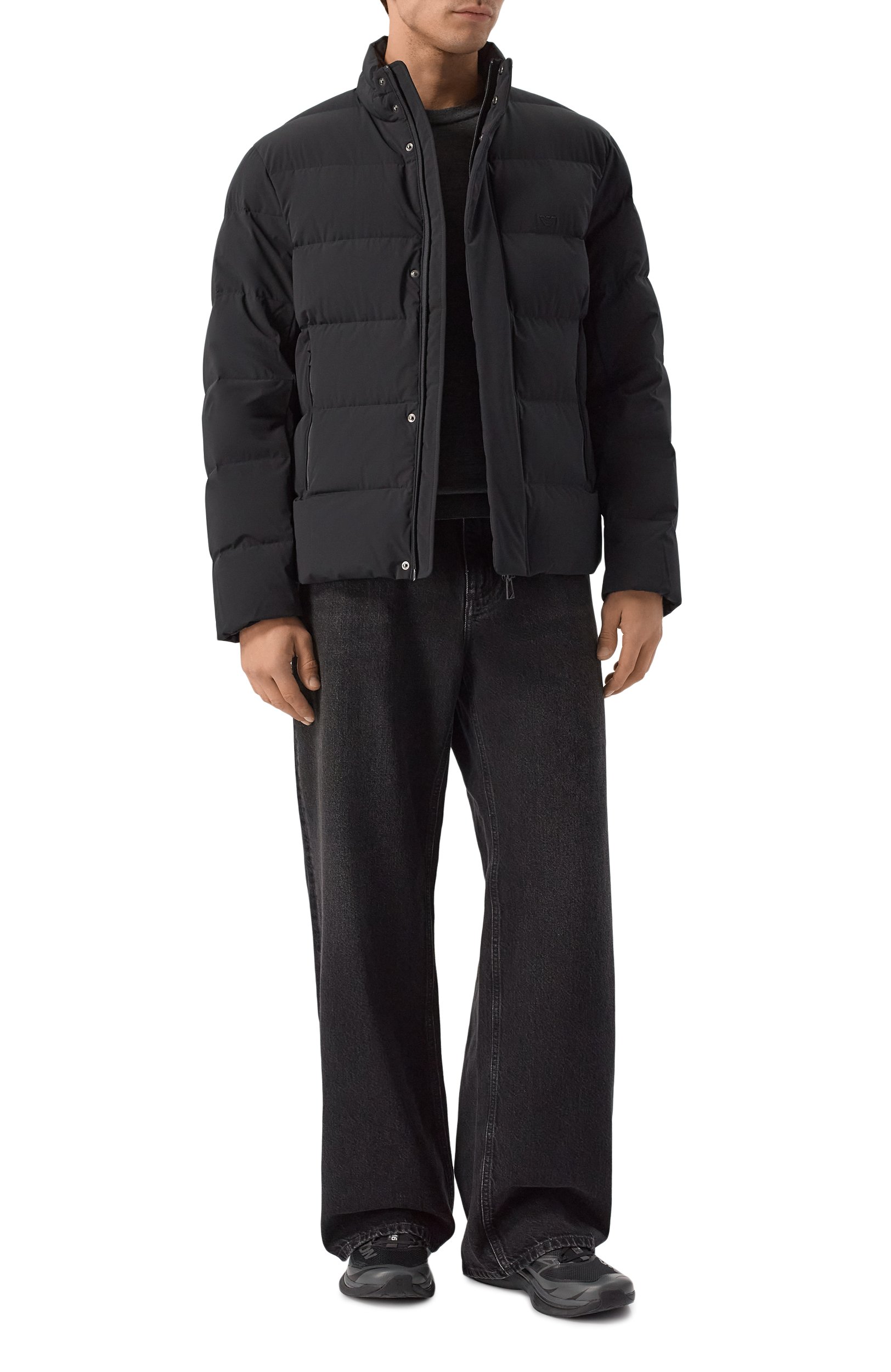 Пуховик EMPORIO ARMANI черного цвета по цене 57900 руб., арт. EM004948/AF18499, фото 2 Пуховик EMPORIO ARMANI, арт. EM004948/AF18499, фото 2