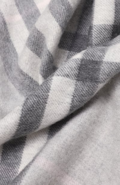 Кашемировый шарф BURBERRY светло-серого цвета по цене 75450 руб., арт. 8112637, фото 4 Кашемировый шарф BURBERRY, арт. 8112637, фото 4