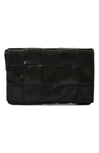 Темно-зеленый