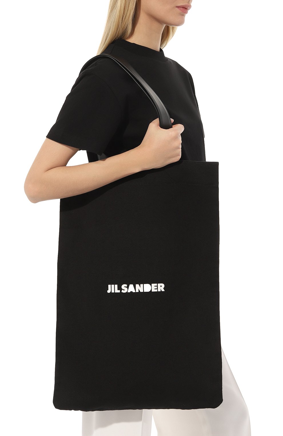 Сумка-шопер book JIL SANDER черного цвета по цене 86950 руб., арт. J25WC0004 P4863, фото 2 Сумка-шопер book JIL SANDER, арт. J25WC0004 P4863, фото 2