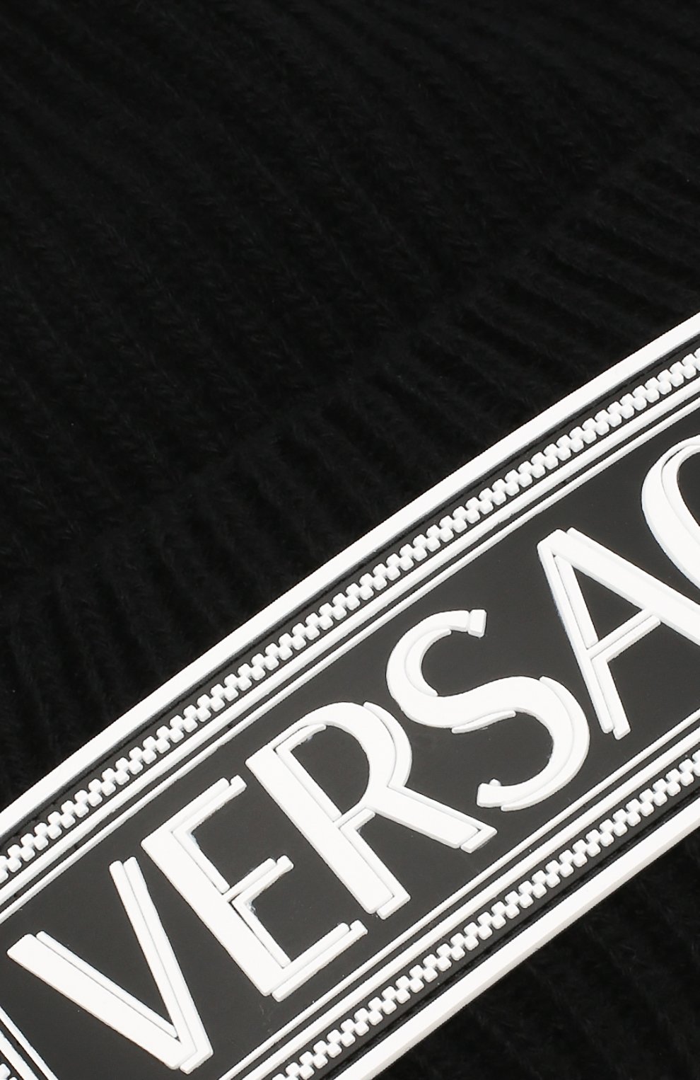 Шерстяная шапка VERSACE черного цвета по цене 45750 руб., арт. ICAP007/IK0311, фото 3 Шерстяная шапка VERSACE, арт. ICAP007/IK0311, фото 3
