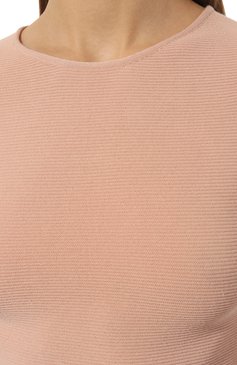 Женская футболка GIORGIO ARMANI светло-розового цвета, арт. 8NAM32/AM05Z | Фото 5 (Рукава: Короткие; Материал внешний: Синтетический материал, Вискоза; Длина (для топов): Удлиненные; Материал сплава: Проставлено; Драгоценные камни: Проставлено; Стили: Кэжуэл)