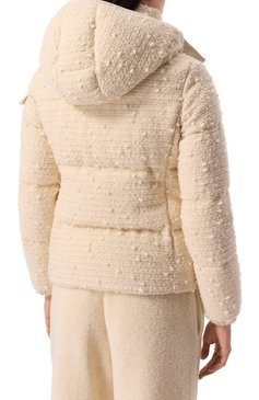 Женский пуховик fourmines MONCLER кремвого цвета, арт. 1A001-60-5980U | Фото 5 (Рукава: Длинные; Длина (верхняя одежда): Короткие; Материал подклада: Синтетический материал; Драгоценные камни: Проставлено; Материал сплава: Проставлено; Стили: Кэжуэл; Кросс-КТ: Пуховик; Материал внешний: Синтетический материал)