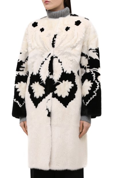 Шуба из меха норки VALENTINO черно-белого цвета по цене 3740000 руб., арт. VF3FAM421CF, фото 3 Шуба из меха норки VALENTINO, арт. VF3FAM421CF, фото 3