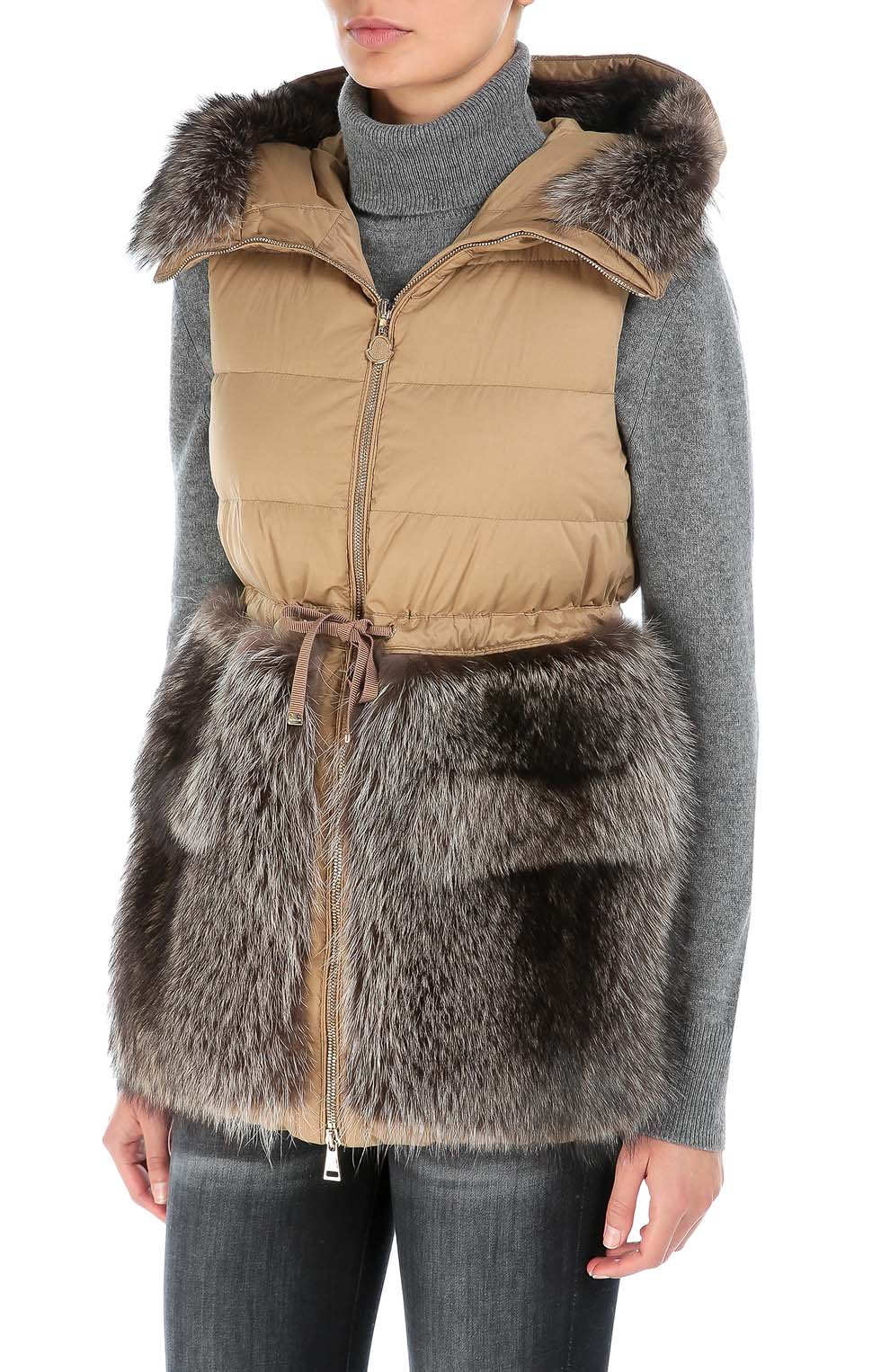 Пуховый жилет с капюшоном и меховой отделкой MONCLER, арт. B2-093-48813-10-54012, фото 3