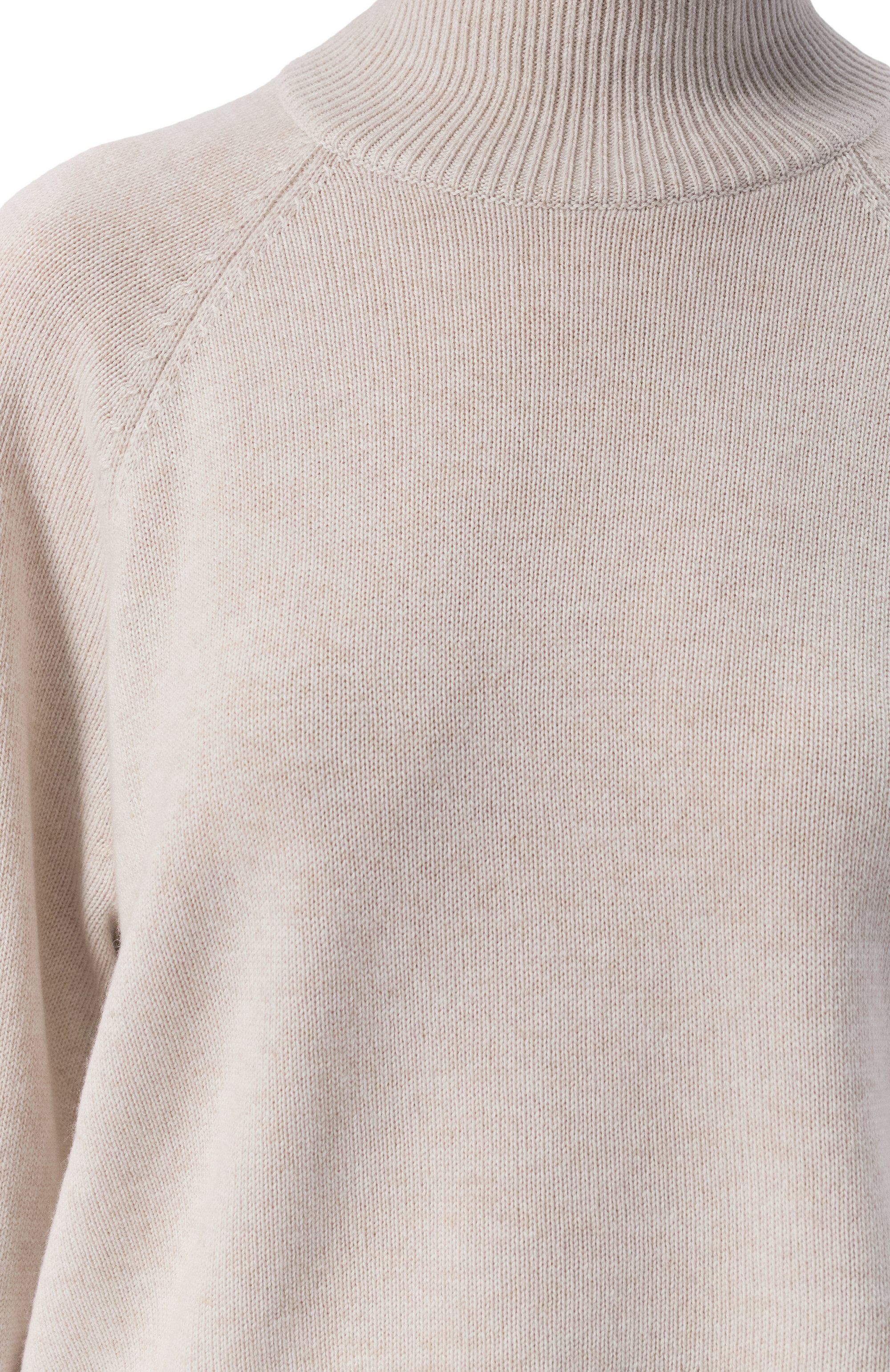 Кашемировый свитер BRUNELLO CUCINELLI светло-серого цвета по цене 283500 руб., арт. M12707304P, фото 5 Кашемировый свитер BRUNELLO CUCINELLI, арт. M12707304P, фото 5