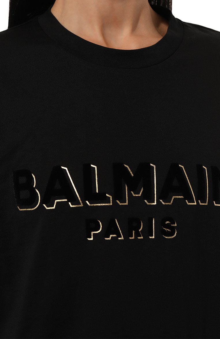 Женская хлопковая футболка BALMAIN черного цвета, арт. AF1EE020BC07 | Фото 5 (Рукава: Короткие; Принт: С принтом; Материал сплава: Проставлено; Материал внешний: Хлопок; Стили: Спорт-шик; Женское Кросс-КТ: Футболка-одежда; Драгоценные камни: Проставлено; Длина (для топов): Укороченные)