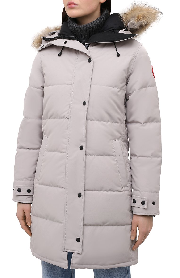 Женская парка shelburne CANADA GOOSE светло-серого цвета, арт. 3802L | Фото 3 (Рукава: Длинные; Материал внешний: Синтетический материал; Материал утеплителя: Пух и перо; Длина (верхняя одежда): До середины бедра; Стили: Спорт-шик; Кросс-КТ: Куртка; Материал сплава: Проставлено; Драгоценные камни: Проставлено)