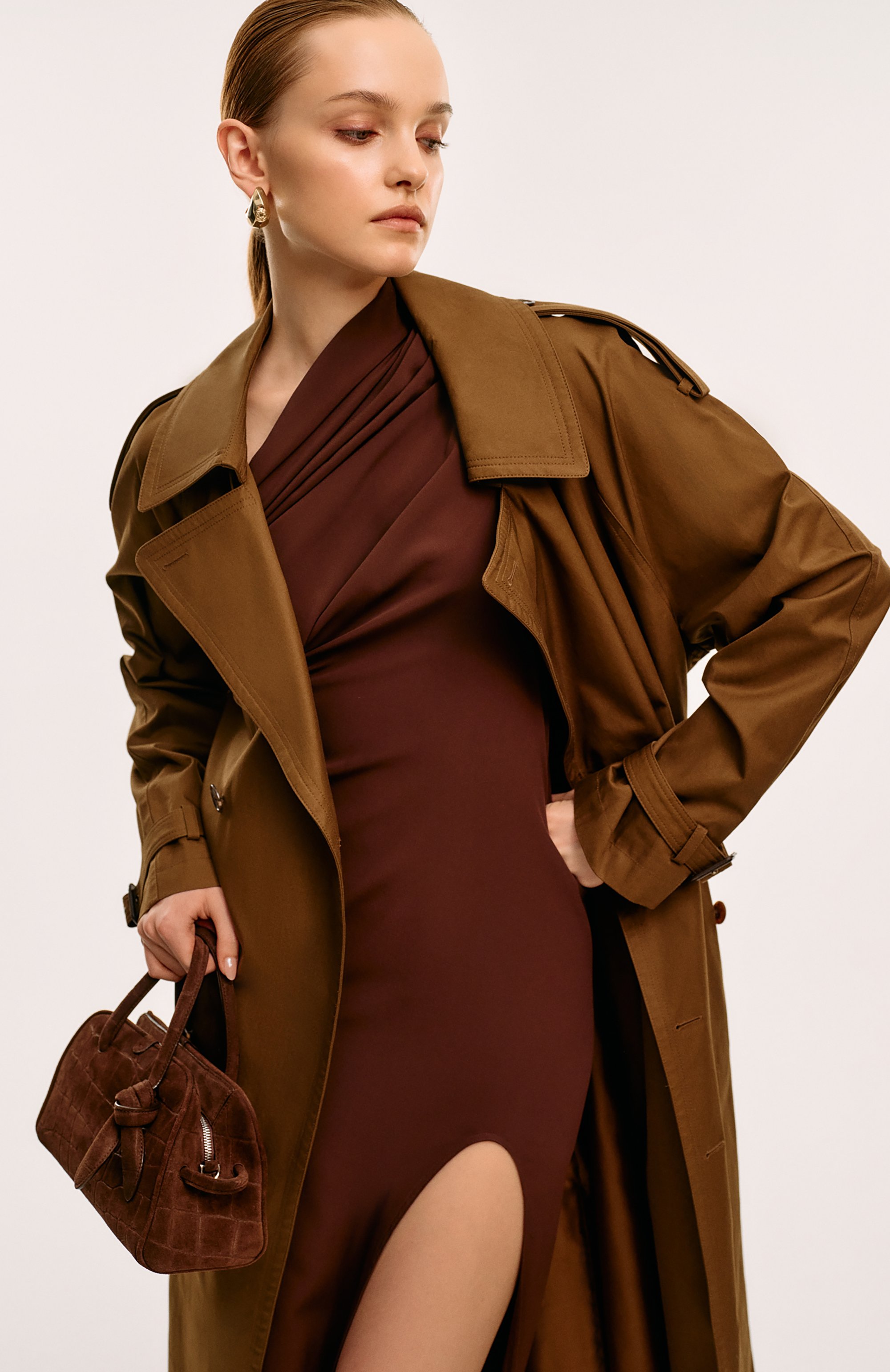 Серьги ELIE SAAB золотого цвета по цене 37050 руб., арт. EA012S25, фото 4 Серьги ELIE SAAB, арт. EA012S25, фото 4