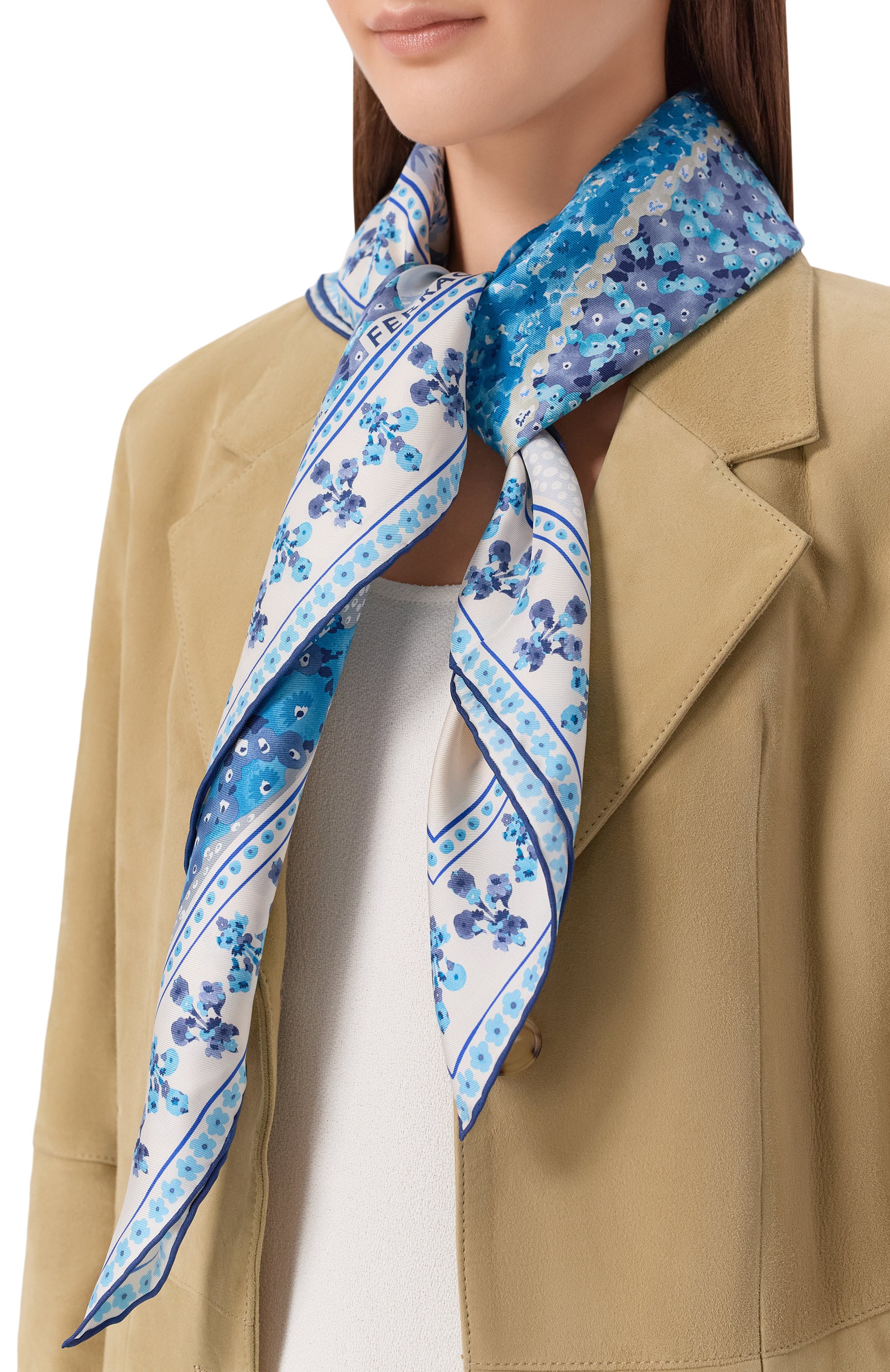 Шелковый платок FERRAGAMO голубого цвета по цене 59150 руб., арт. 310220/793, фото 2 Шелковый платок FERRAGAMO, арт. 310220/793, фото 2