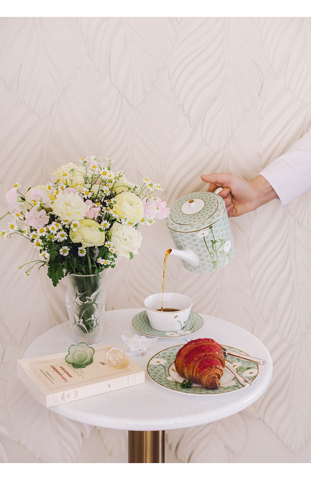 Ваза mustang LALIQUE прозрачного цвета по цене 123000 руб., арт. 1257500, фото 2 Ваза mustang LALIQUE, арт. 1257500, фото 2