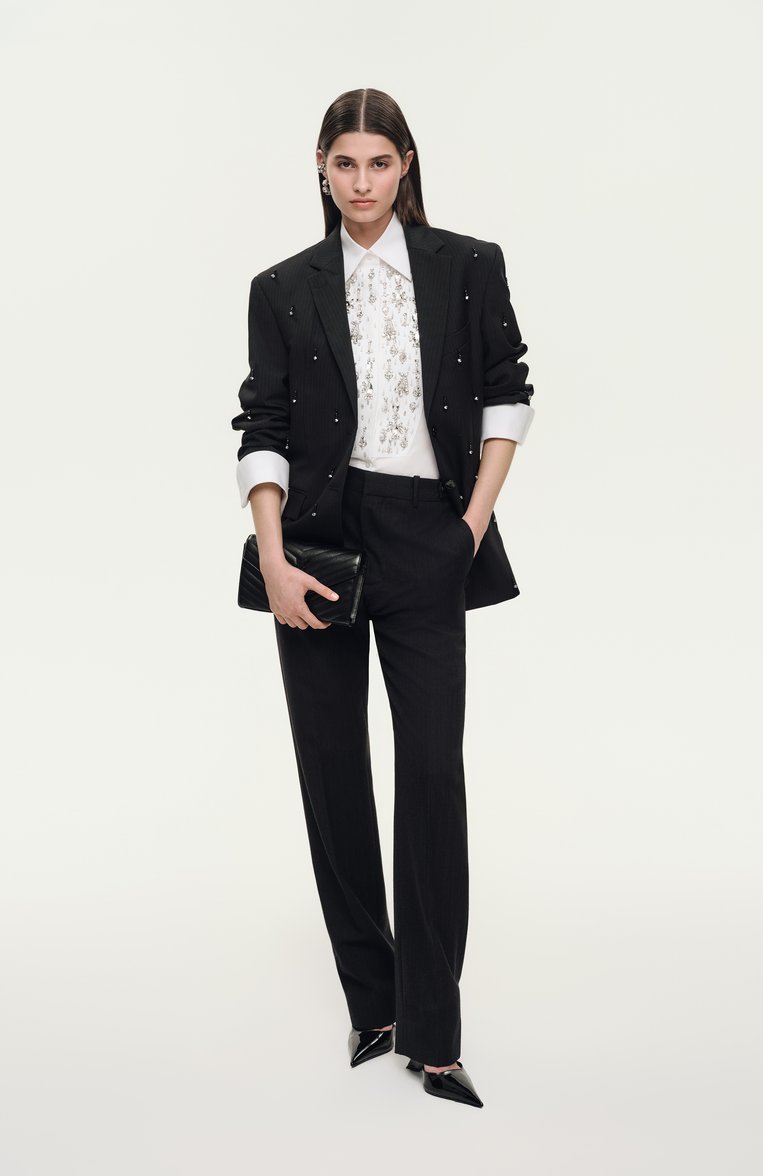 Женский клатч monogram SAINT LAURENT черного цвета, арт. 377828/B0W08 | Фото 8 (Размер: small; Материал: Натуральная кожа; Ремень/цепочка: На ремешке; Сумки-технические: Сумки через плечо; Женское Кросс-КТ: Клатч-клатчи; Ювелирные украшения: Назначено; Драгоценные камни: Проставлено; Материал сплава: Проставлено)